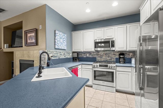 1902 Esplanade Cir, Folsom, CA 95630