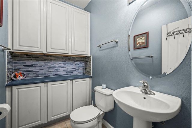 1902 Esplanade Cir, Folsom, CA 95630