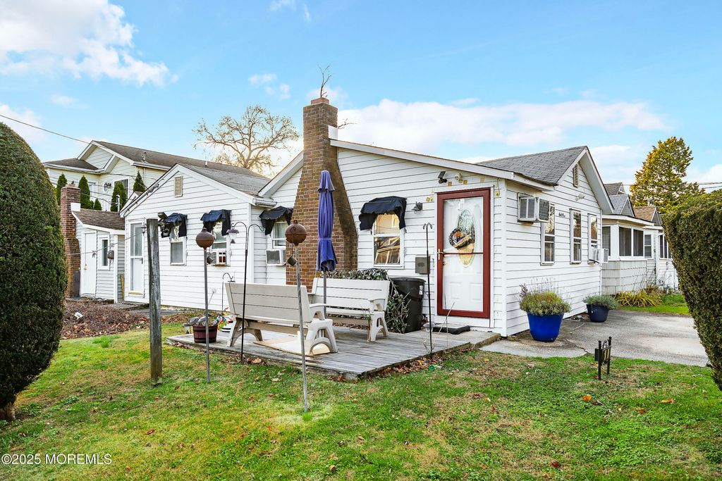 601 Central Avenue, Spring Lake Heights, NJ 07762