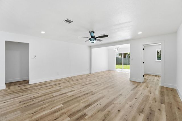 7223 Stonegate Drive, Houston, TX 77040