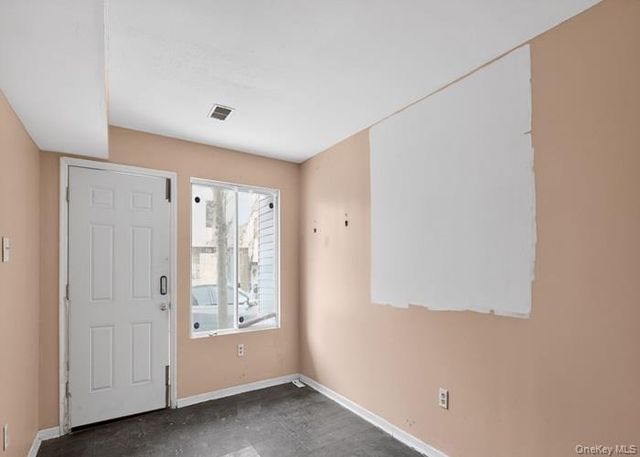 623 ILYSSA Way, Staten Island, NY 10312