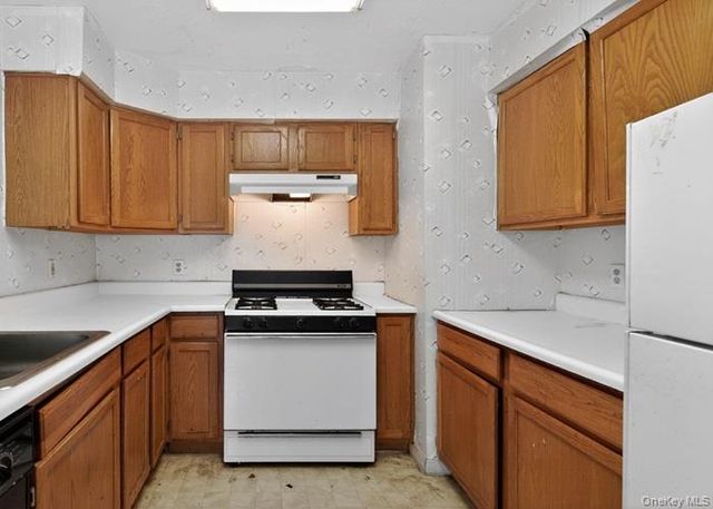 623 ILYSSA Way, Staten Island, NY 10312