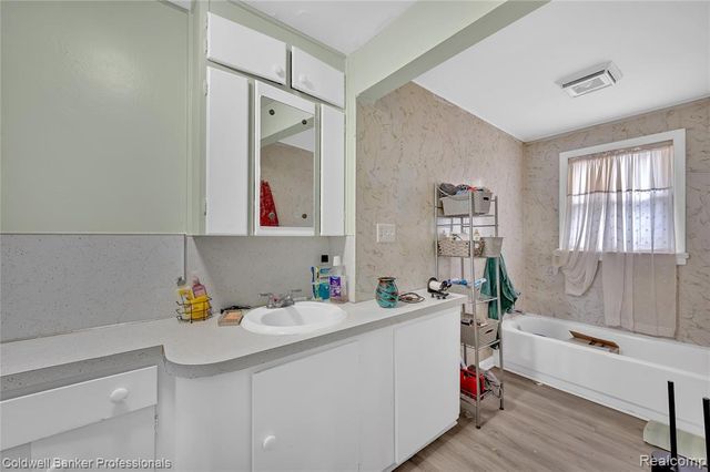 413 Turrill Avenue, Lapeer, MI 48446