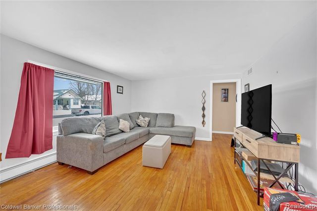 413 Turrill Avenue, Lapeer, MI 48446