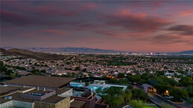 25 Sanctuary Peak Court, Henderson, NV 89012
