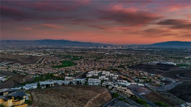 25 Sanctuary Peak Court, Henderson, NV 89012