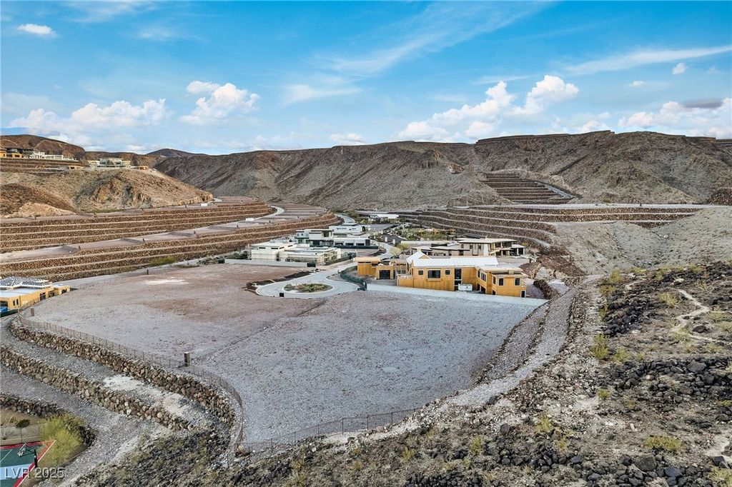 25 Sanctuary Peak Court, Henderson, NV 89012