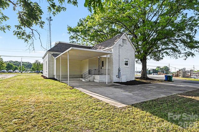 405 Aquadale Road, Albemarle, NC 28001