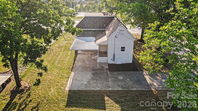 405 Aquadale Road, Albemarle, NC 28001