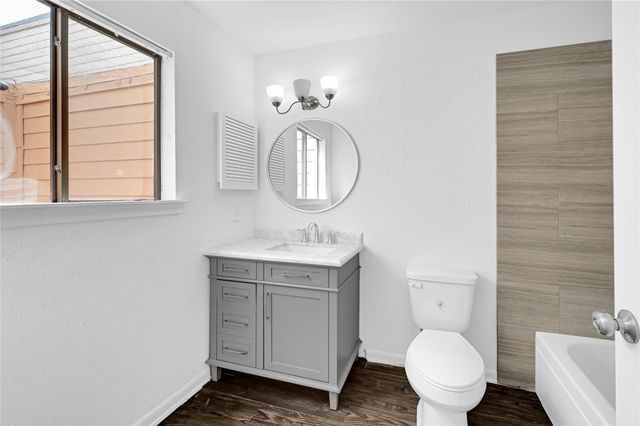 1919 Place Rebecca Lane H2, Houston, TX 77090