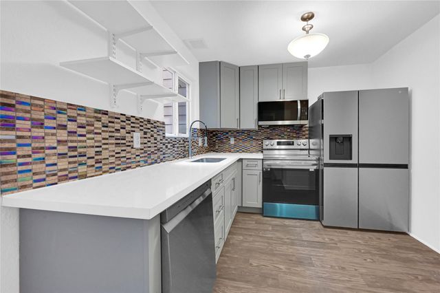1919 Place Rebecca Lane H2, Houston, TX 77090