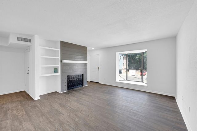 1919 Place Rebecca Lane H2, Houston, TX 77090