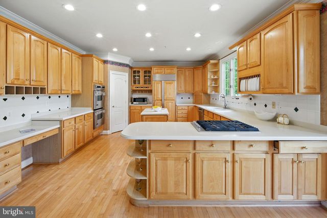 6211 YORKSHIRE TER, Bethesda, MD 20814