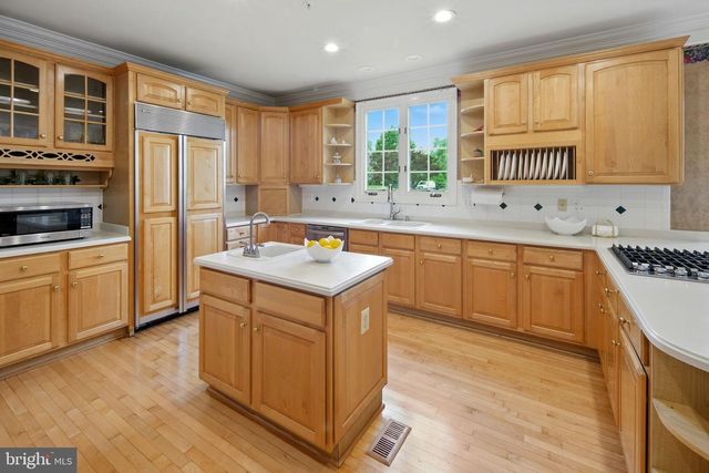 6211 YORKSHIRE TER, Bethesda, MD 20814