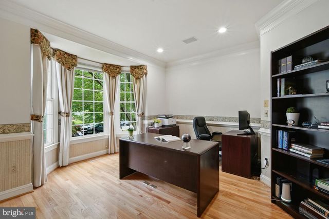 6211 YORKSHIRE TER, Bethesda, MD 20814