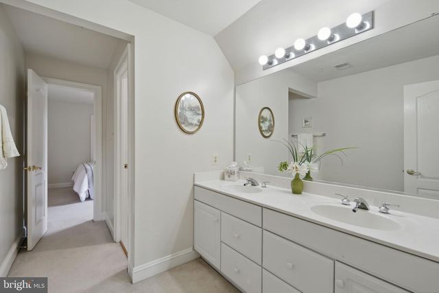 6211 YORKSHIRE TER, Bethesda, MD 20814