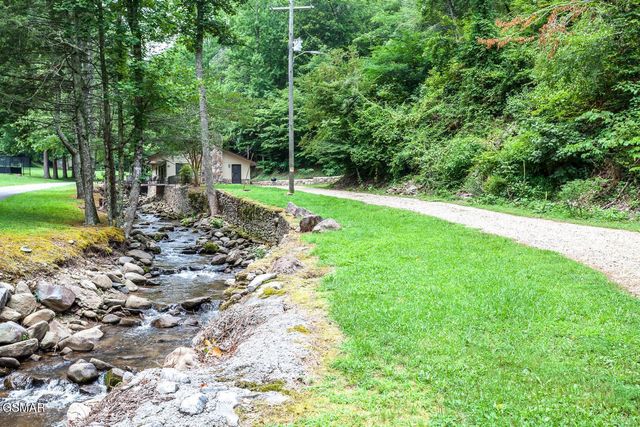409 Jefferson Road, Gatlinburg, TN 37738