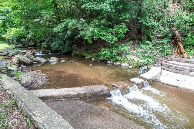 409 Jefferson Road, Gatlinburg, TN 37738