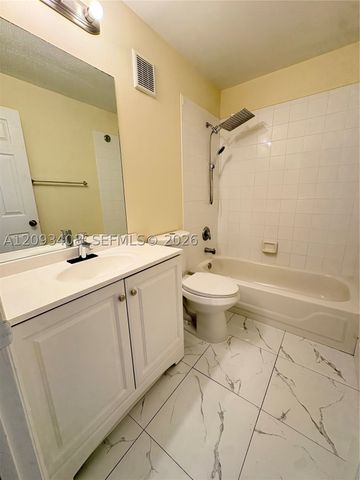 20844 NW 2nd St, Pembroke Pines, FL 33029