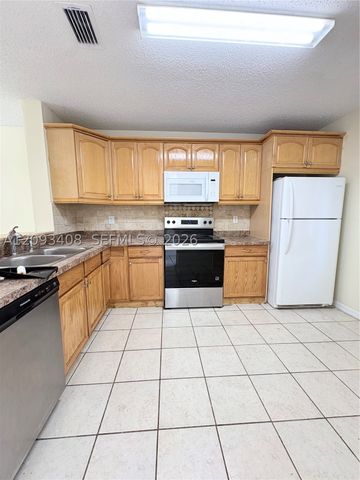 20844 NW 2nd St, Pembroke Pines, FL 33029