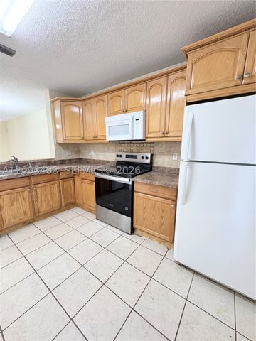 20844 NW 2nd St, Pembroke Pines, FL 33029