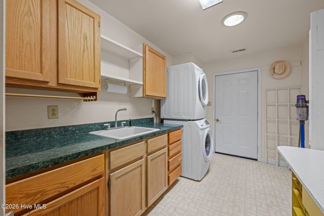 5917 Santo Domingo Court, New Bern, NC 28560