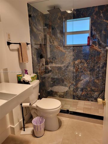 220 Kings Point Drive 606, Sunny Isles Beach, FL 33160