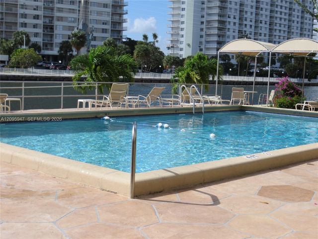 220 Kings Point Drive 606, Sunny Isles Beach, FL 33160