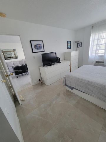 220 Kings Point Drive 606, Sunny Isles Beach, FL 33160