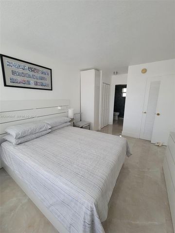 220 Kings Point Drive 606, Sunny Isles Beach, FL 33160