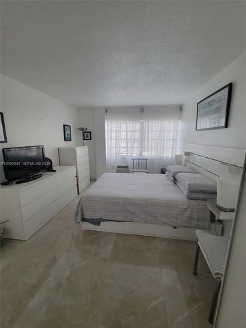 220 Kings Point Drive 606, Sunny Isles Beach, FL 33160