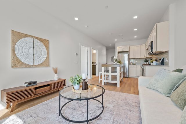 440 Broadway 505, Chelsea, MA 02150