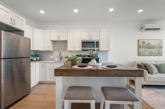 440 Broadway 505, Chelsea, MA 02150