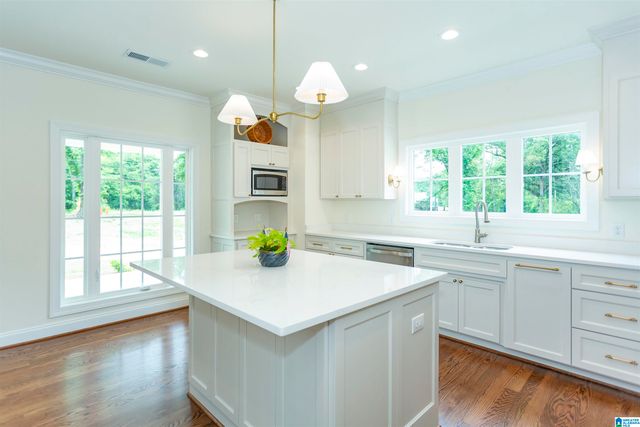 1913 MONCRIEF ROAD, Gardendale, AL 35071