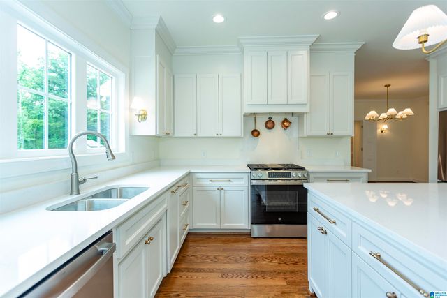 1913 MONCRIEF ROAD, Gardendale, AL 35071