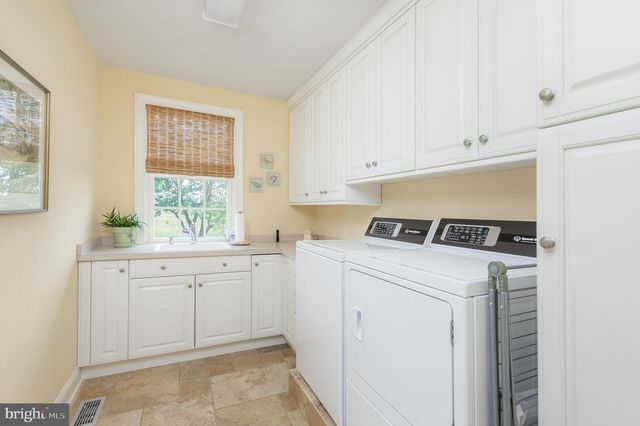 1880 E BUCKSHUTEM RD, Millville, NJ 08332