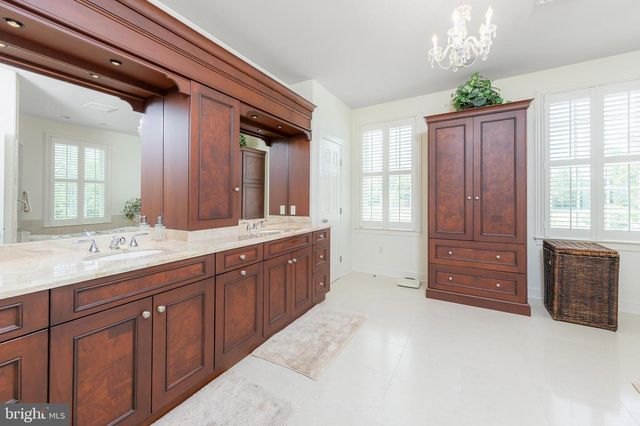 1880 E BUCKSHUTEM RD, Millville, NJ 08332