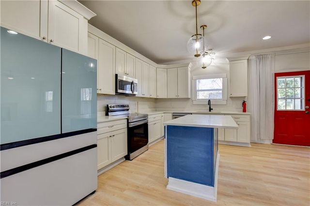 8028 Glade RD, Norfolk, VA 23518