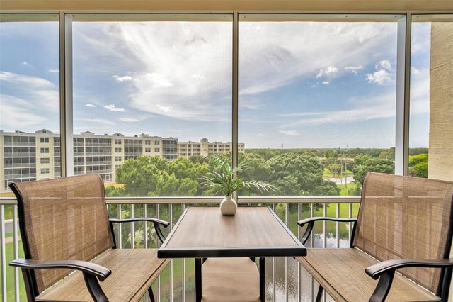 960 STARKEY ROAD 10304, Largo, FL 33771