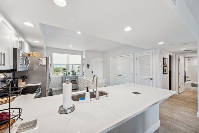 960 STARKEY ROAD 10304, Largo, FL 33771