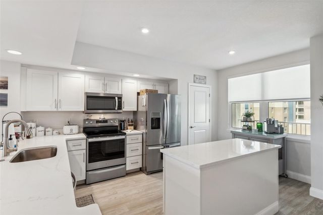 960 STARKEY ROAD 10304, Largo, FL 33771