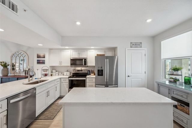 960 STARKEY ROAD 10304, Largo, FL 33771