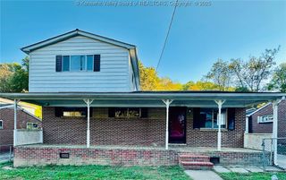 2262 Main Drive, St Albans, WV 25177