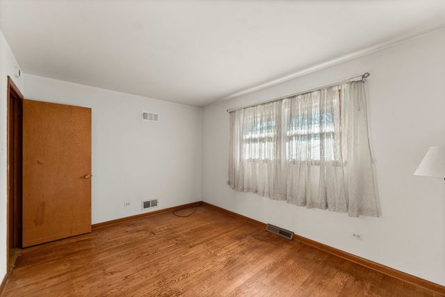 630 De Angelis Court, Chicago Heights, IL 60411