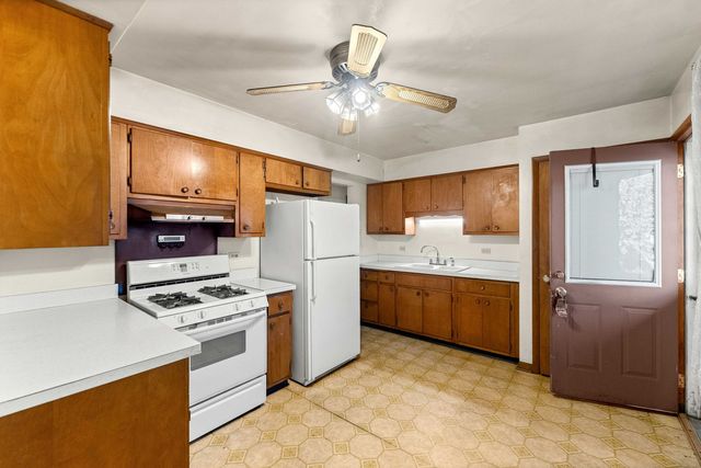 630 De Angelis Court, Chicago Heights, IL 60411