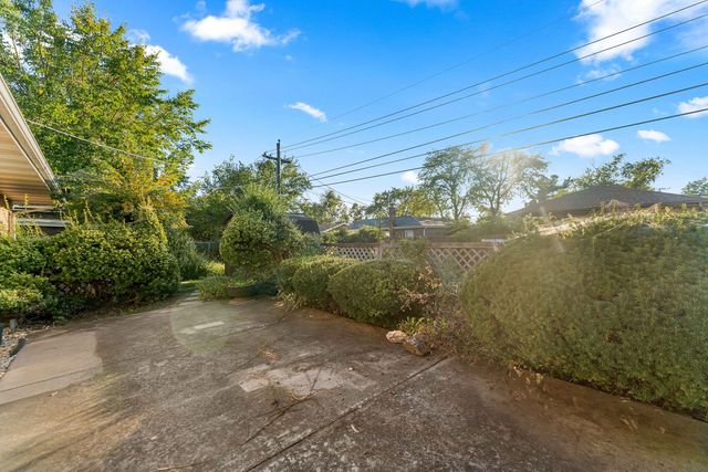 630 De Angelis Court, Chicago Heights, IL 60411