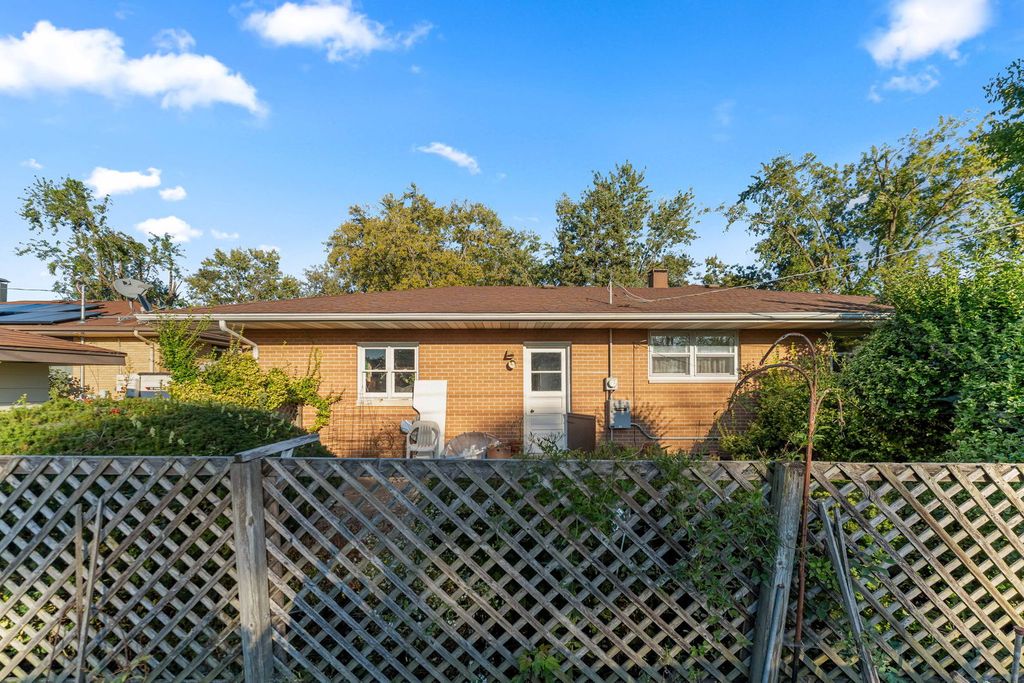 630 De Angelis Court, Chicago Heights, IL 60411 — photo 2