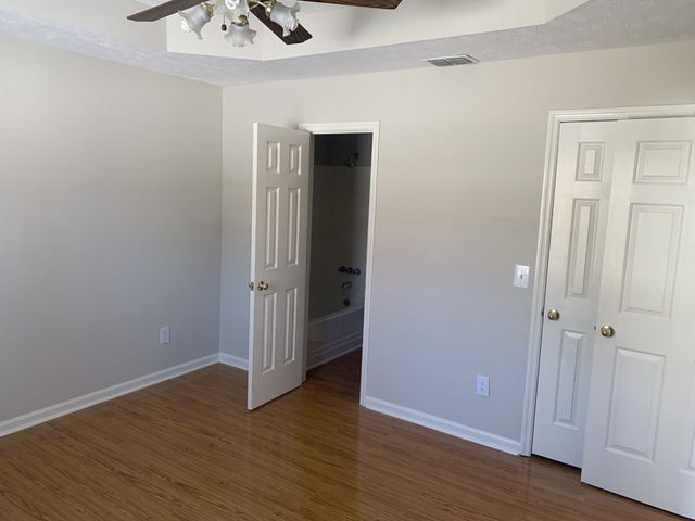 205 Holland Ridge Dr, La Vergne, TN 37086