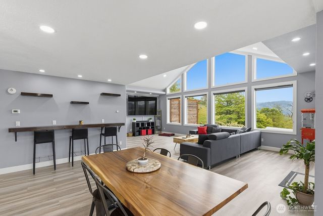 72 Bluff Road, Kelso, WA 98626