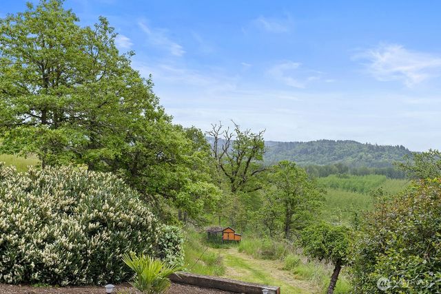 72 Bluff Road, Kelso, WA 98626